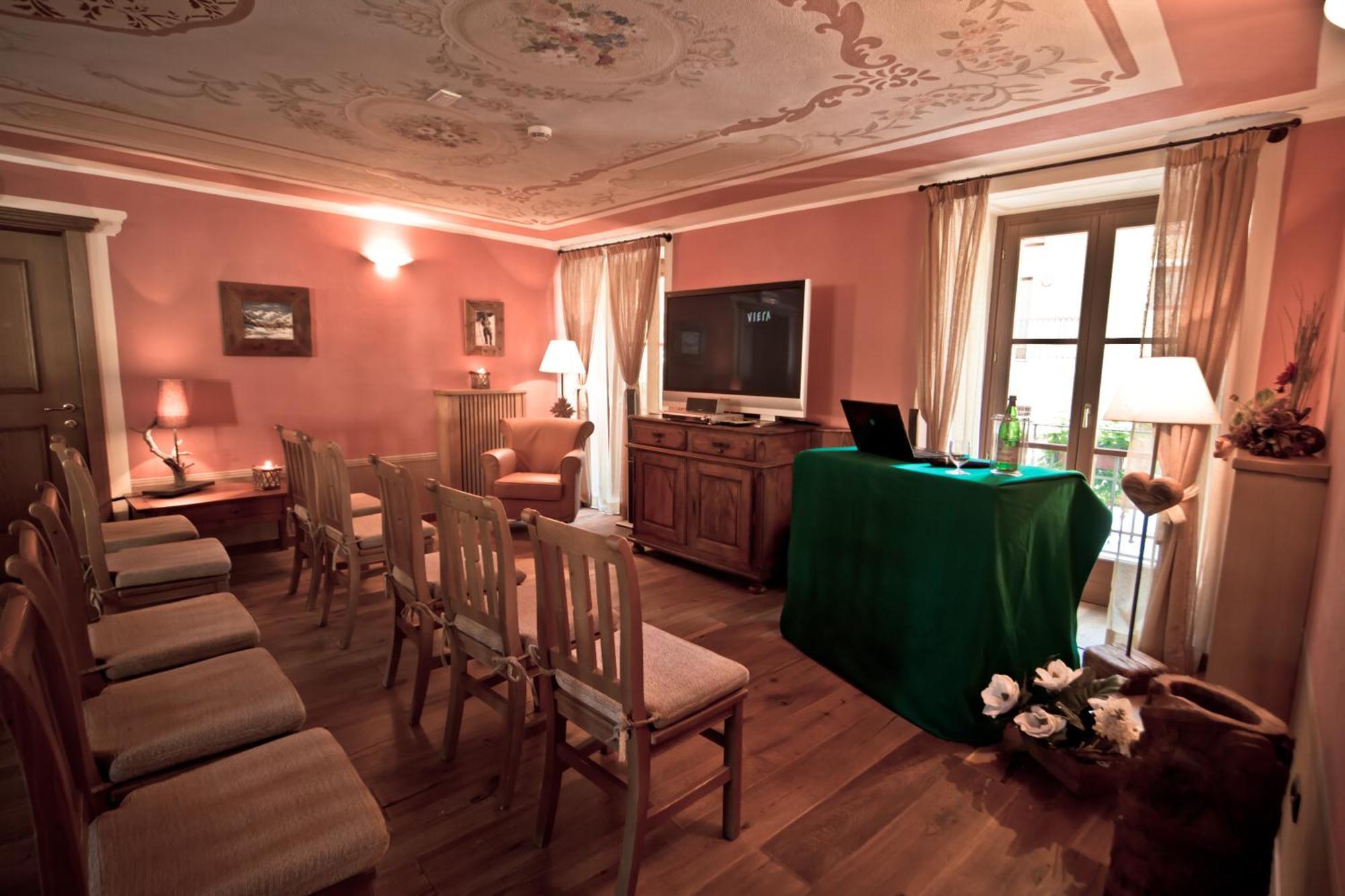 Le Miramonti Hotel Restaurant & Wellness Ла-Тюїль Екстер'єр фото
