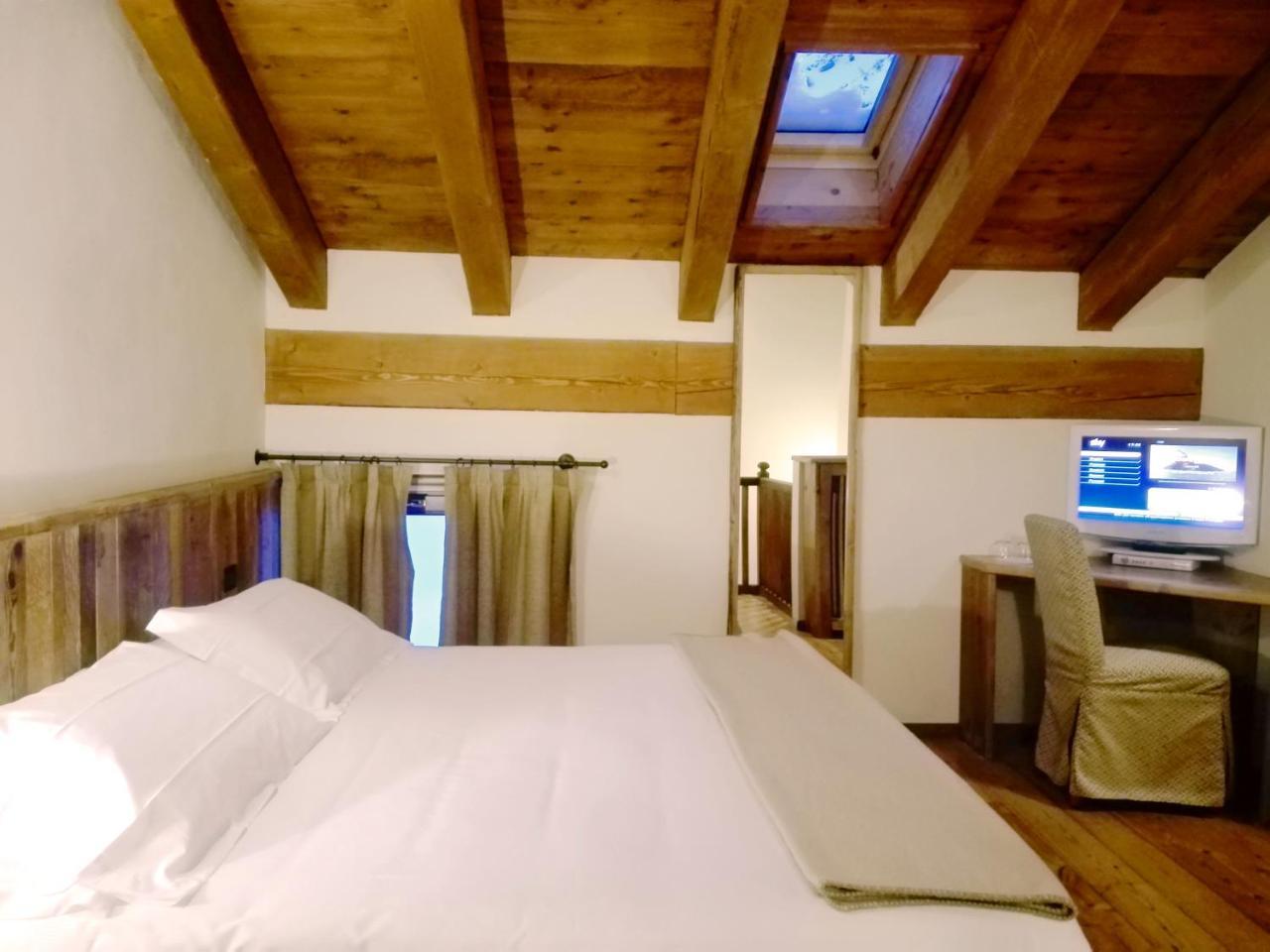 Le Miramonti Hotel Restaurant & Wellness Ла-Тюїль Екстер'єр фото
